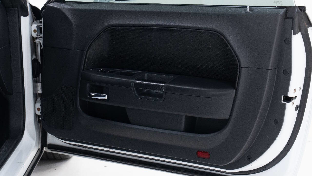 Used 2012 Dodge Challenger SXT RWD image 16