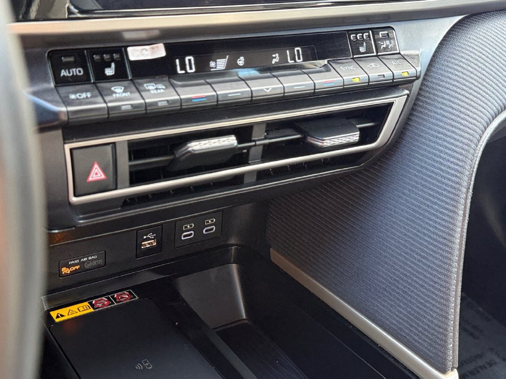 Certified 2025 Toyota Camry SE w/ Convenience Package AWD/4WD image 35