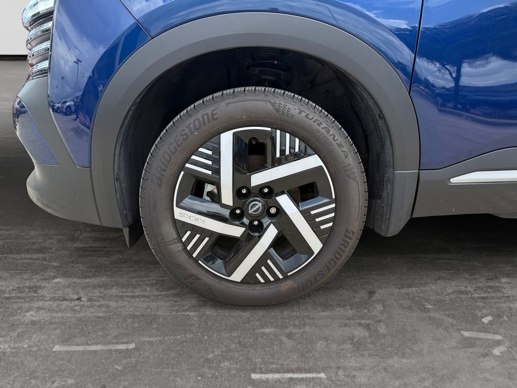Used 2026 Nissan Kicks SV FWD image 9
