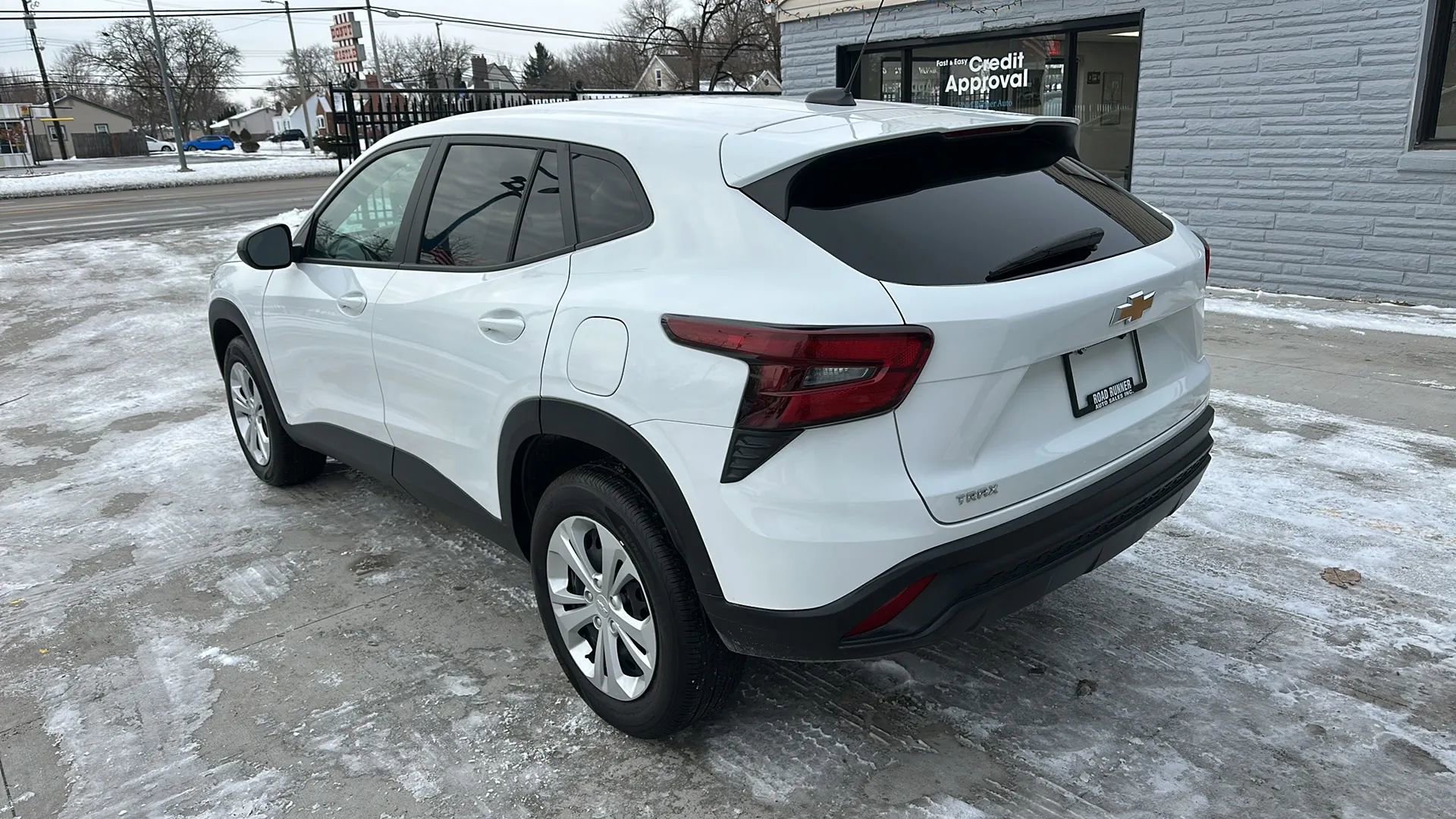 Used 2025 Chevrolet Trax LS image 7