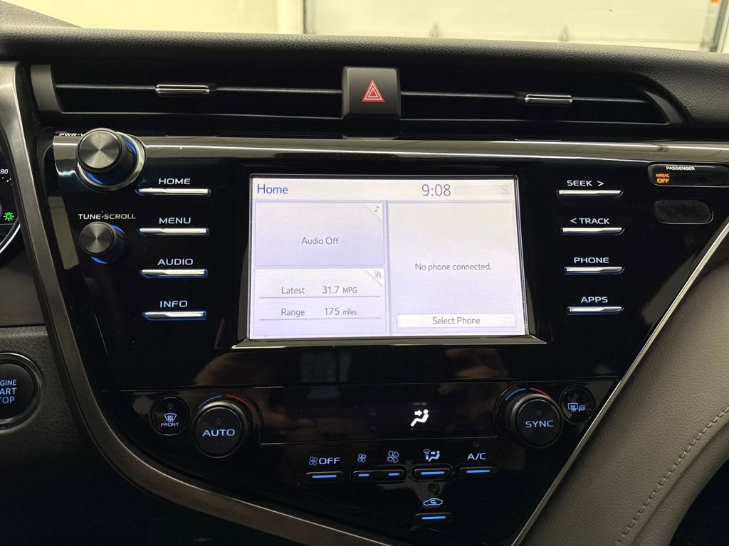 Used 2018 Toyota Camry XLE image 18