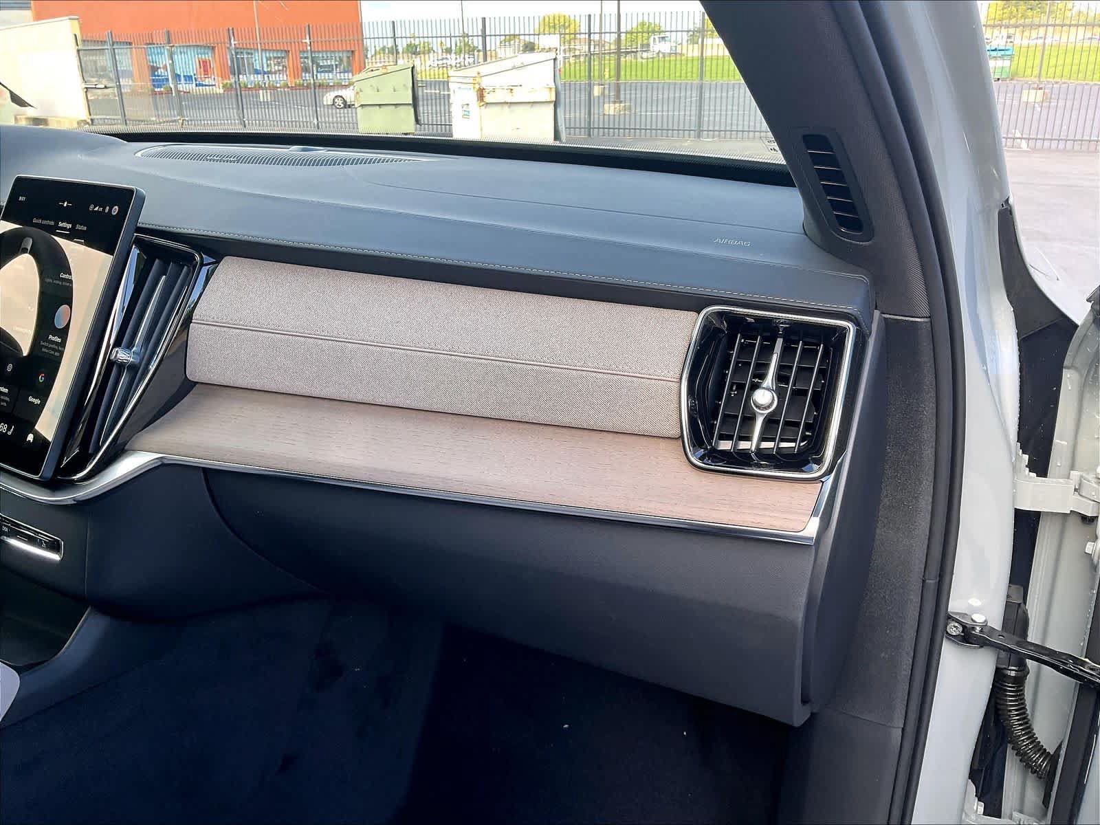 New 2027 Volvo XC90 T8 Bright AWD/4WD image 29
