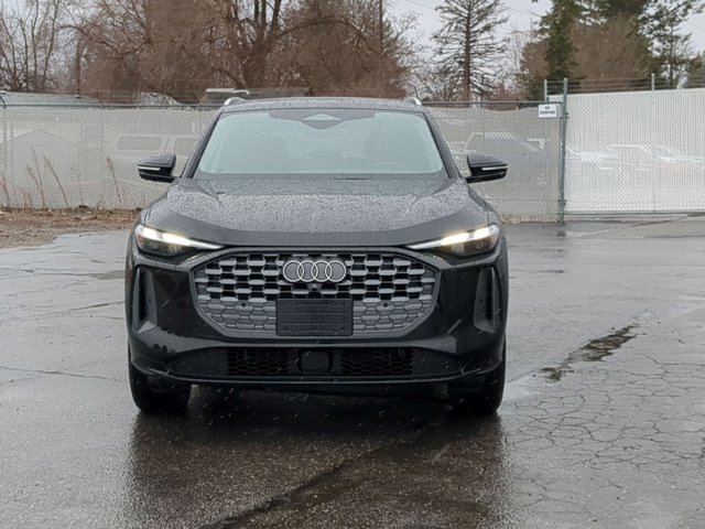 Used 2025 Audi Q5 Premium w/ Convenience Package image 2