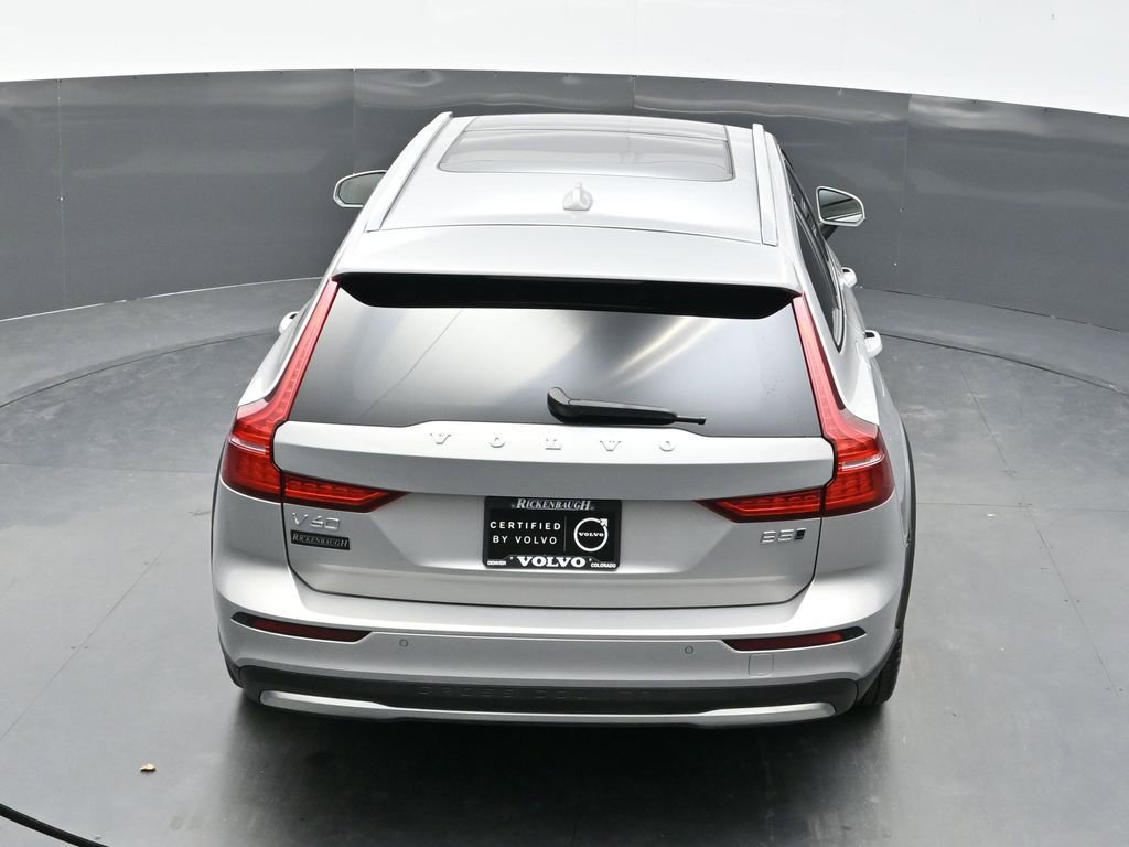 Used 2025 Volvo V60 B5 Cross Country Plus AWD/4WD image 29