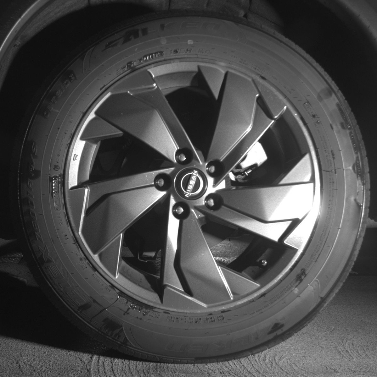 Used 2025 Nissan Rogue SV FWD image 14