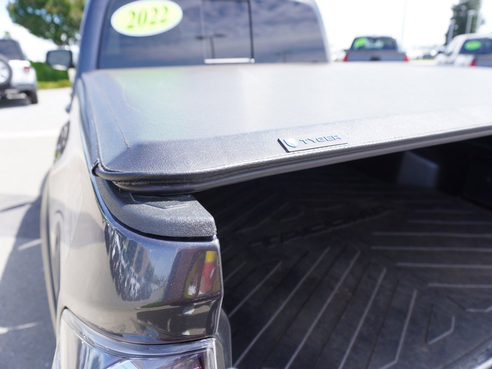 Used 2022 Toyota Tacoma TRD Off-Road w/ TRD Premium Off Road Package AWD/4WD image 38