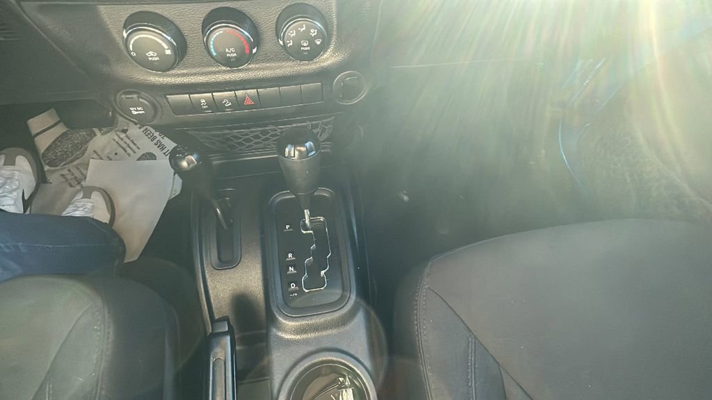 Used 2016 Jeep Wrangler Unlimited Sport image 15
