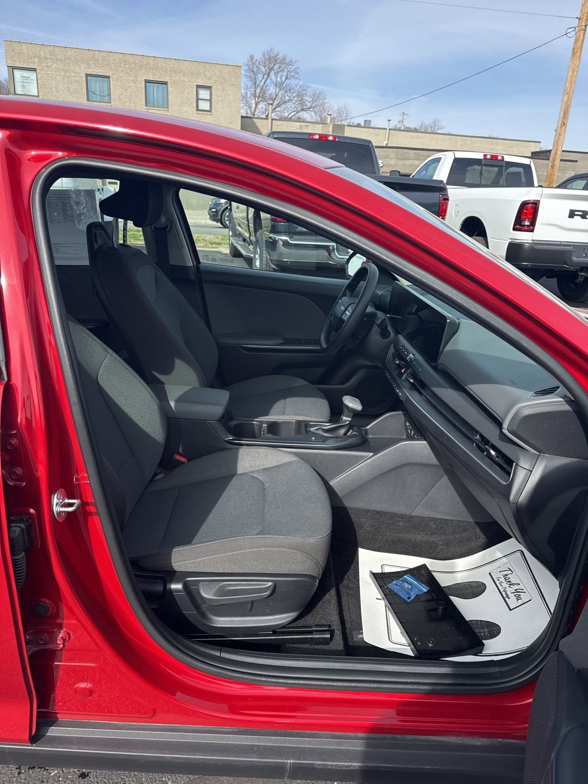 Used 2025 Kia K4 LXS image 23