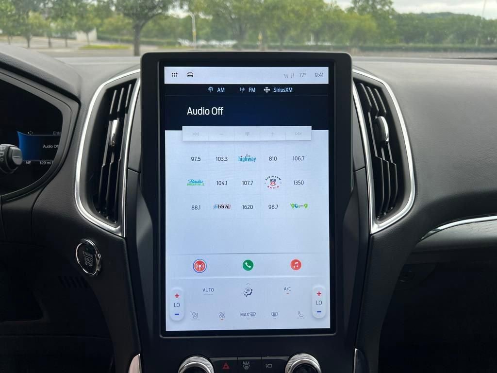 Used 2024 Ford Edge Titanium image 28