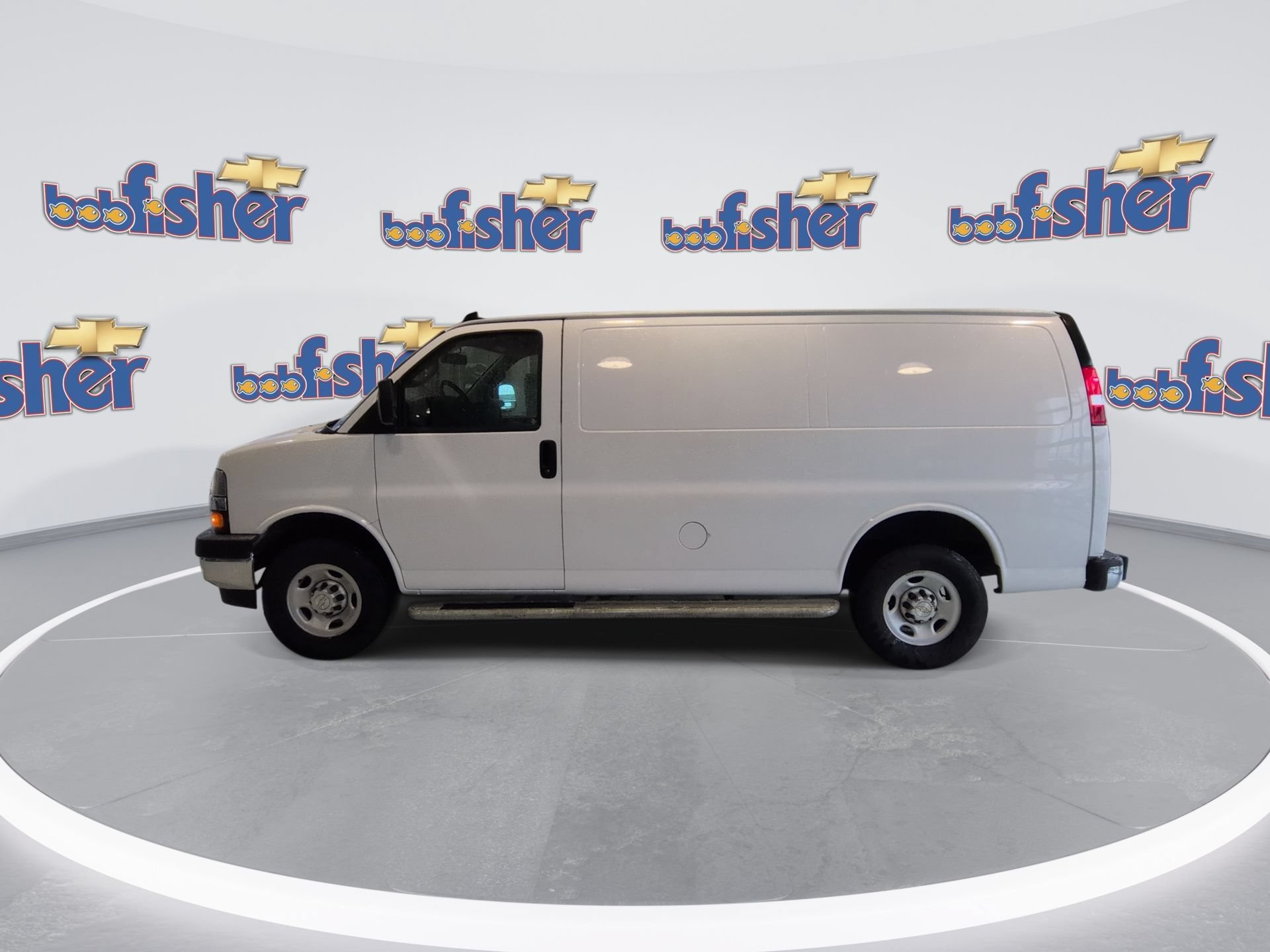 Used 2024 Chevrolet Express 2500 w/ Driver Convenience Package RWD image 5