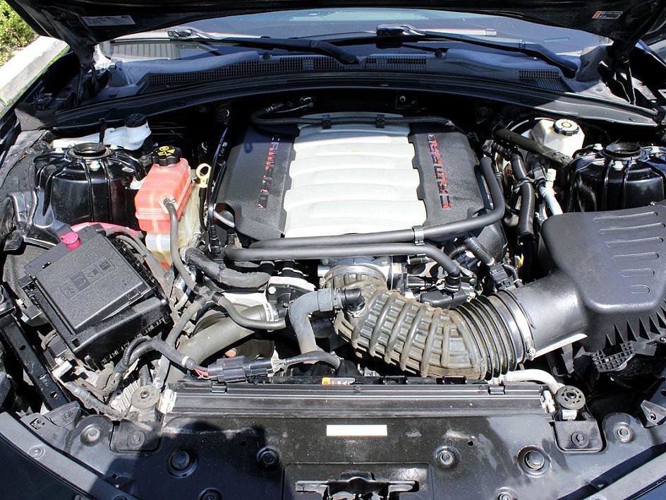 Used 2018 Chevrolet Camaro SS image 21