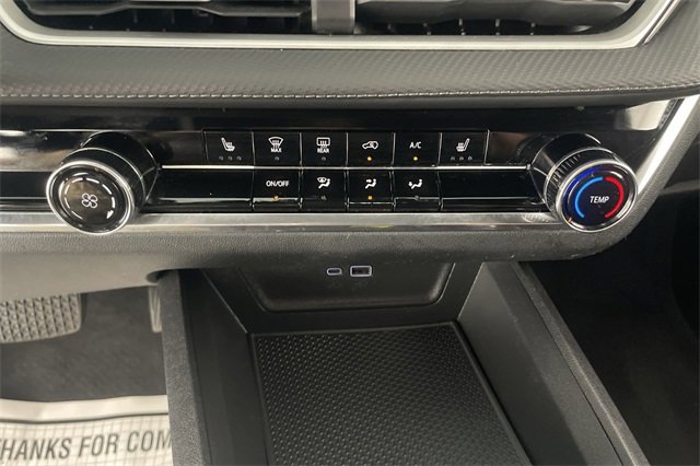 Used 2025 Chevrolet Equinox LT w/ Safety and Technology Package image 40