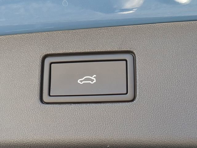 New 2026 Volkswagen Tiguan SEL R-Line image 10