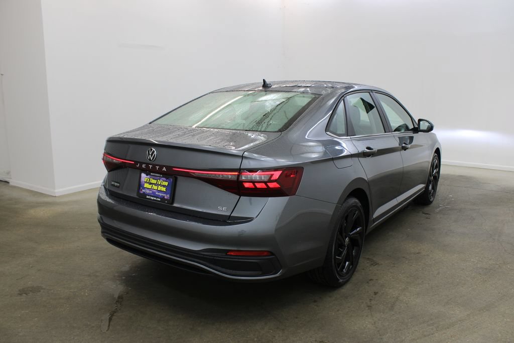New 2026 Volkswagen Jetta SE FWD image 5