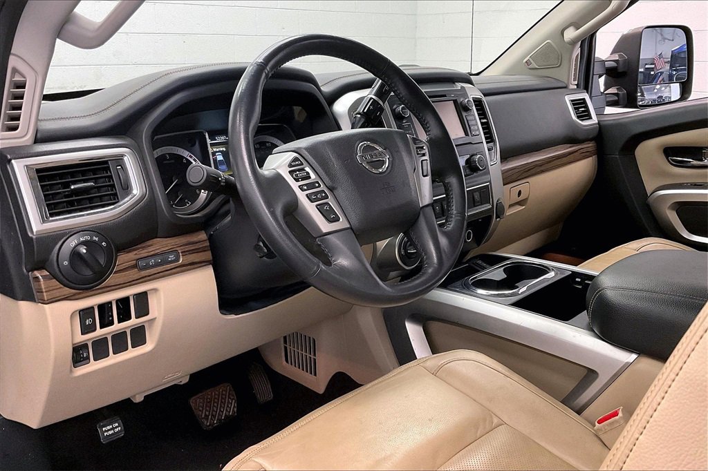 Used 2016 Nissan Titan SL image 13
