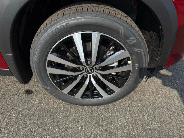 New 2025 Nissan Pathfinder Platinum image 9