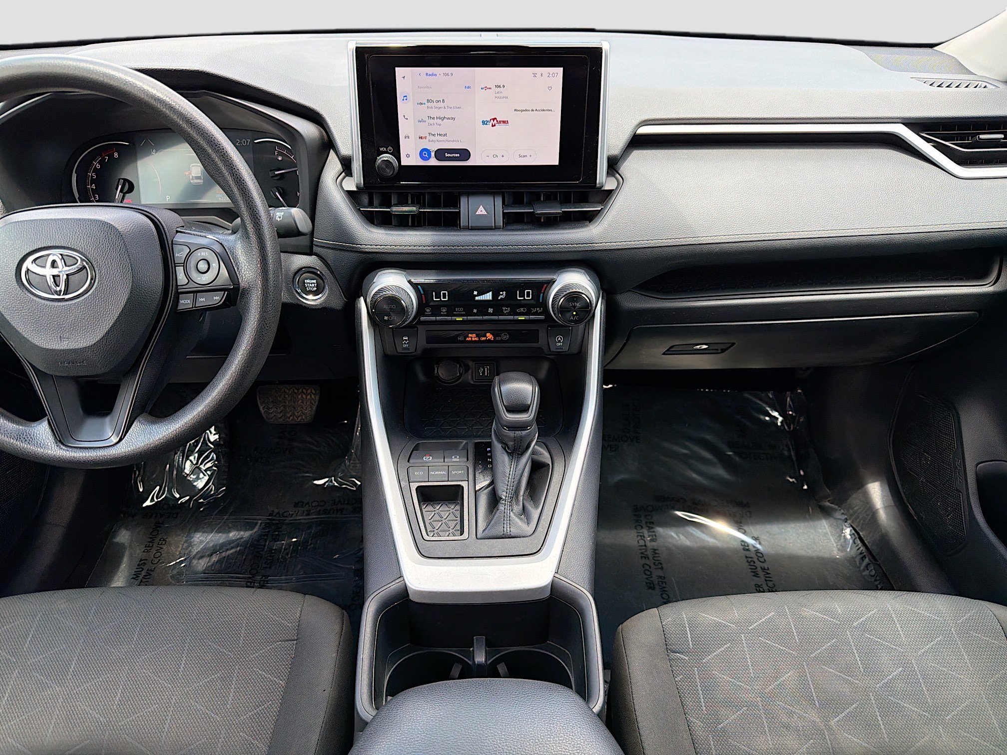 Used 2024 Toyota RAV4 XLE FWD image 17