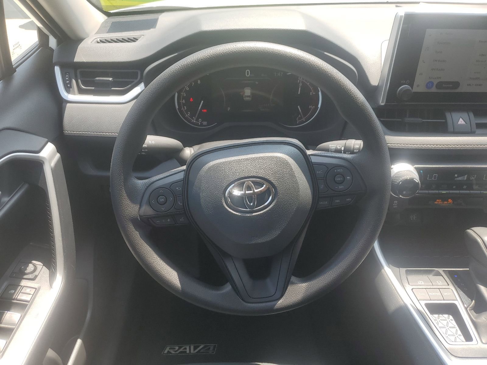 Used 2025 Toyota RAV4 XLE FWD image 11