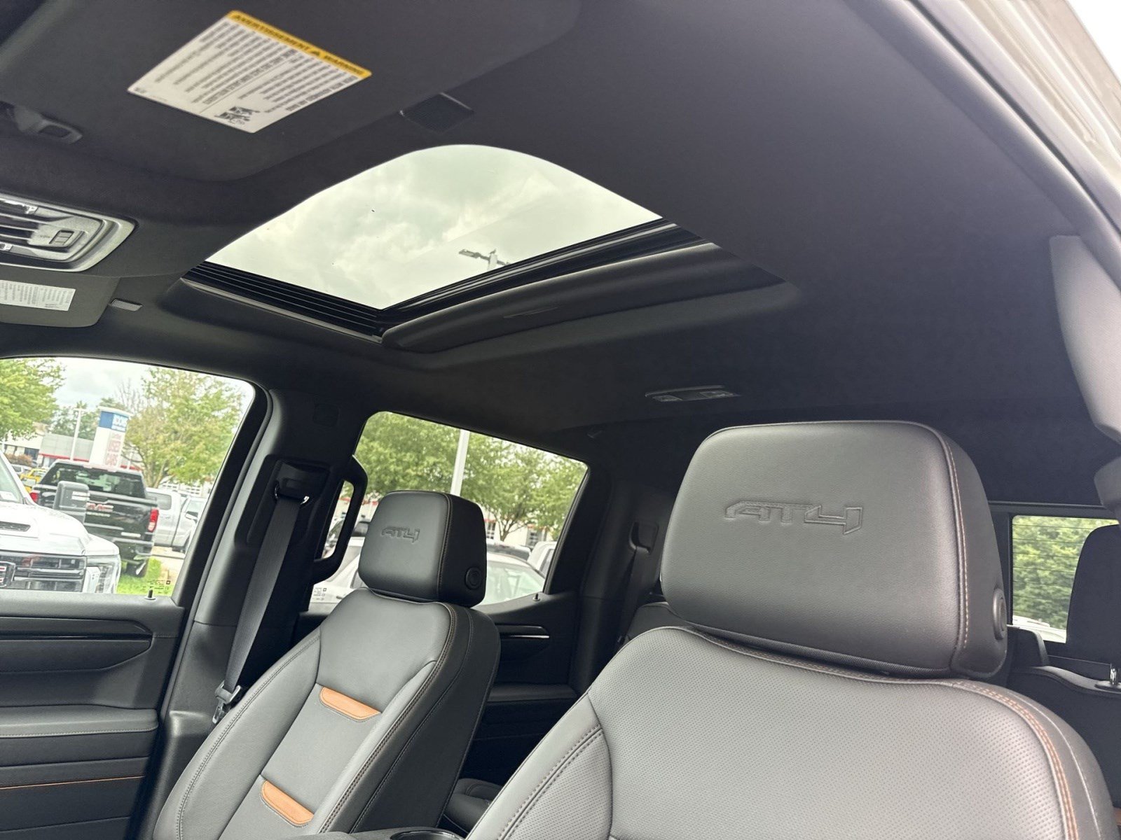 New 2026 GMC Sierra 1500 AT4 w/ AT4 Premium Package AWD/4WD image 17