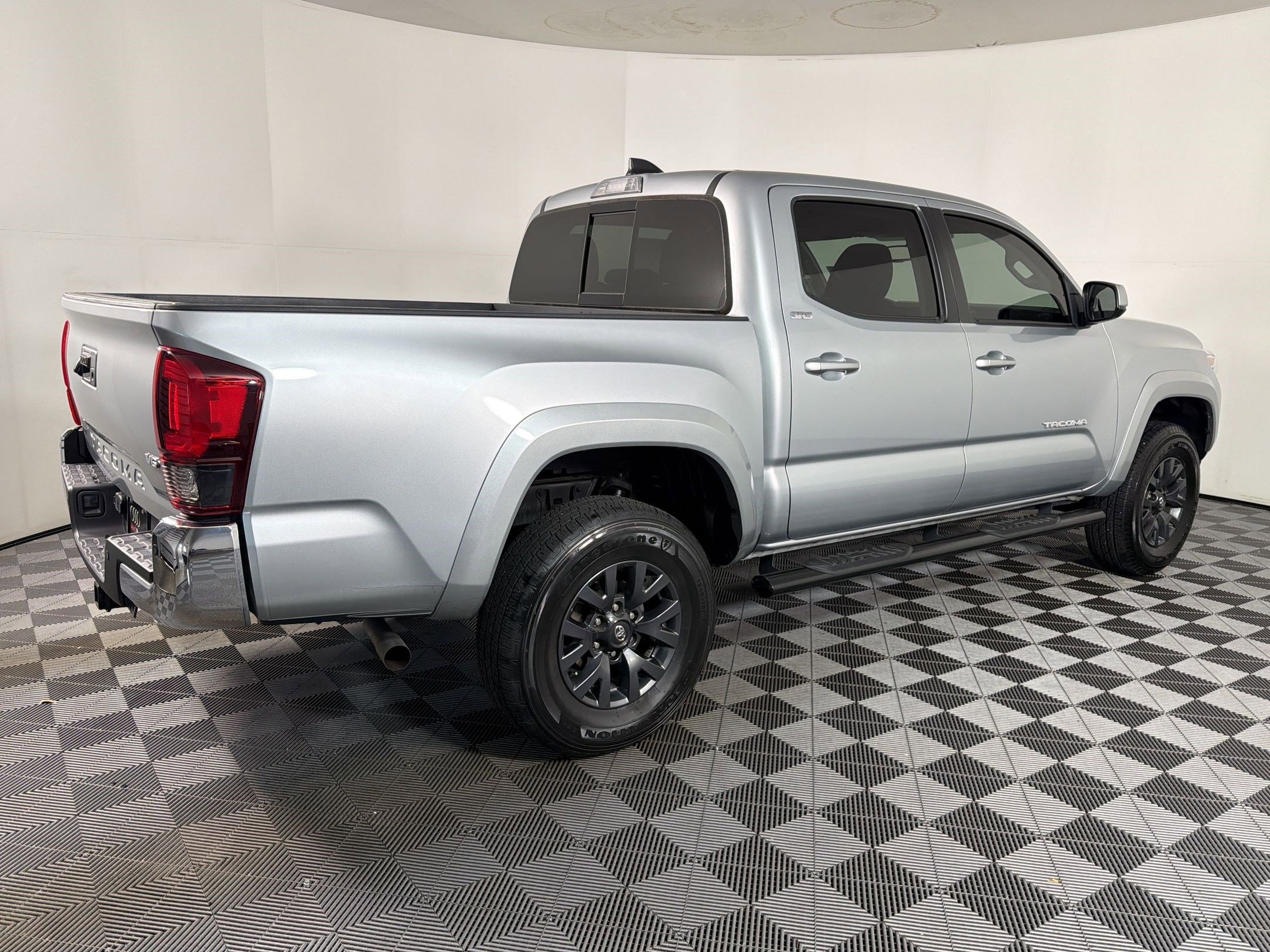 Used 2023 Toyota Tacoma SR5 RWD image 7