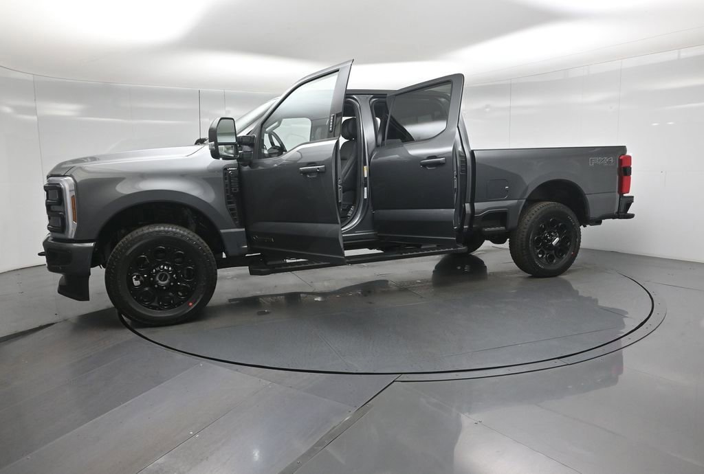 New 2026 Ford F250 Lariat w/ Black Appearance Package image 26