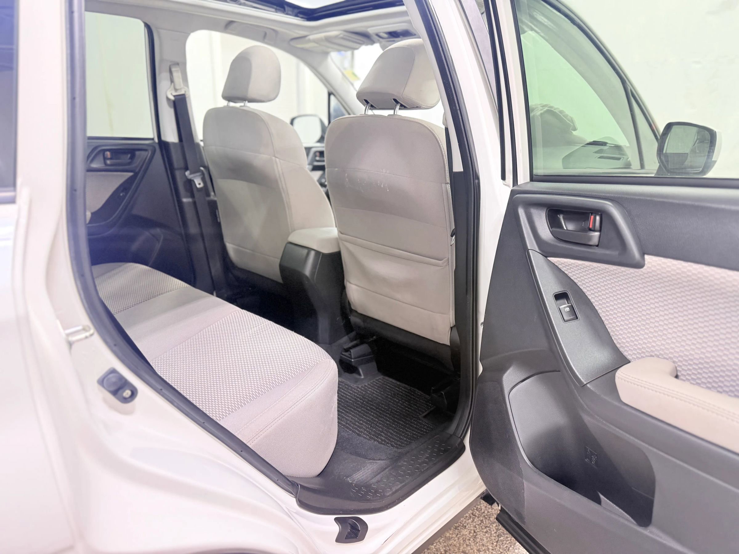 Used 2017 Subaru Forester 2.5i Premium image 30