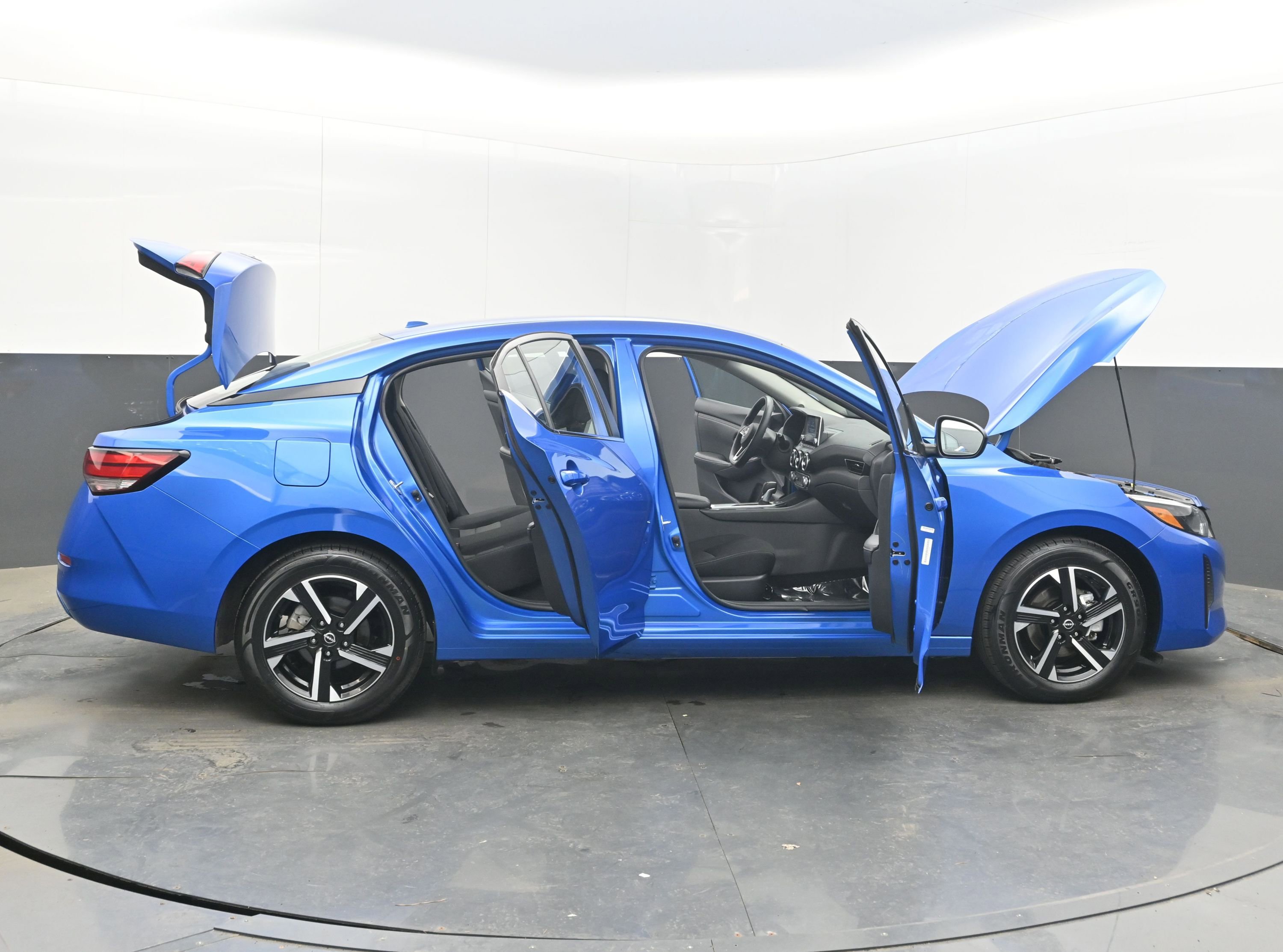 Used 2025 Nissan Sentra SV image 46