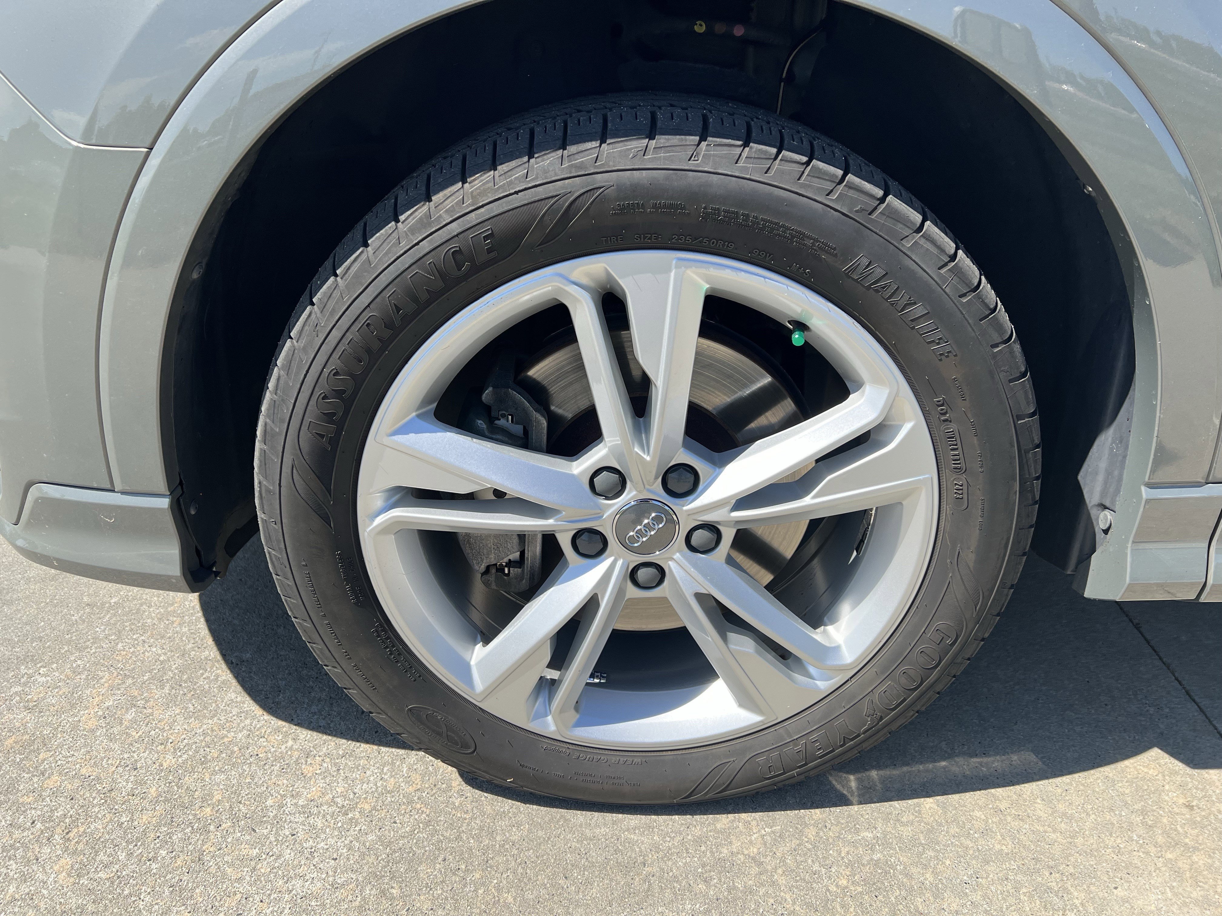 Used 2020 Audi Q3 2.0T Premium AWD/4WD image 13