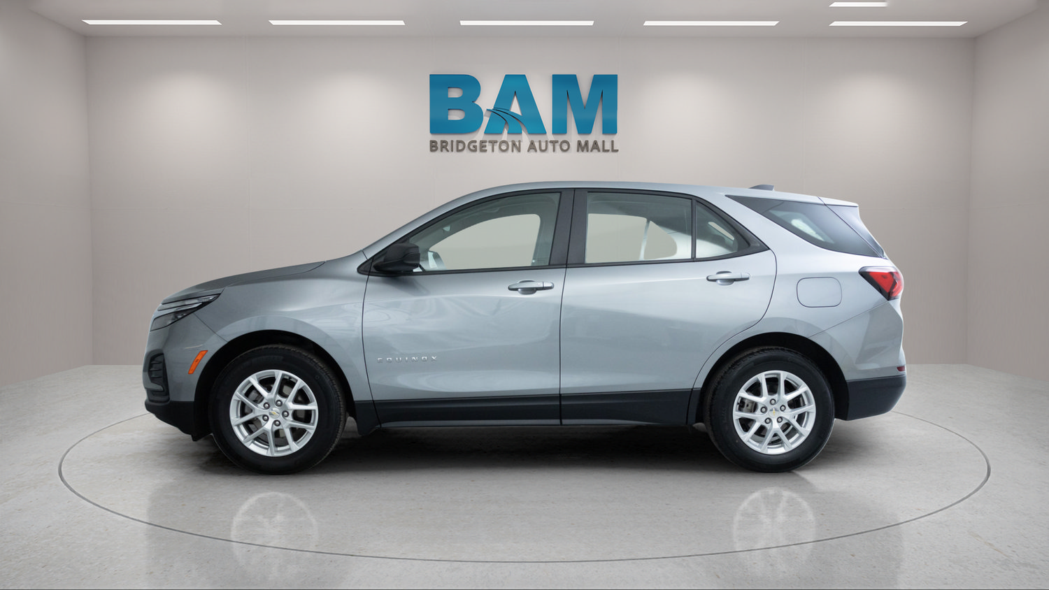 Used 2024 Chevrolet Equinox LS FWD image 4