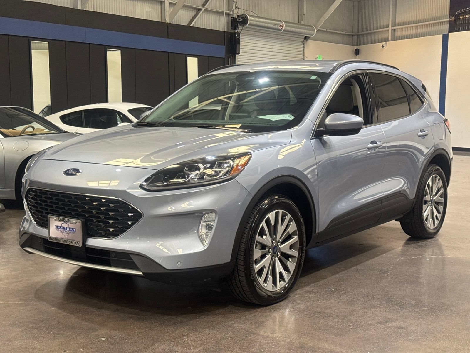 Used 2022 Ford Escape Titanium AWD/4WD image 8