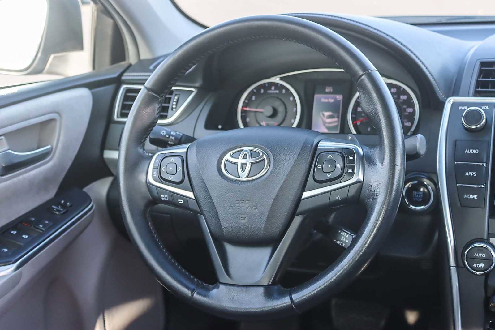 Used 2015 Toyota Camry XSE image 14