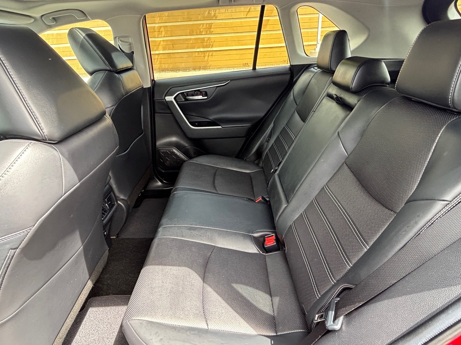 Used 2020 Toyota RAV4 Limited AWD/4WD image 29