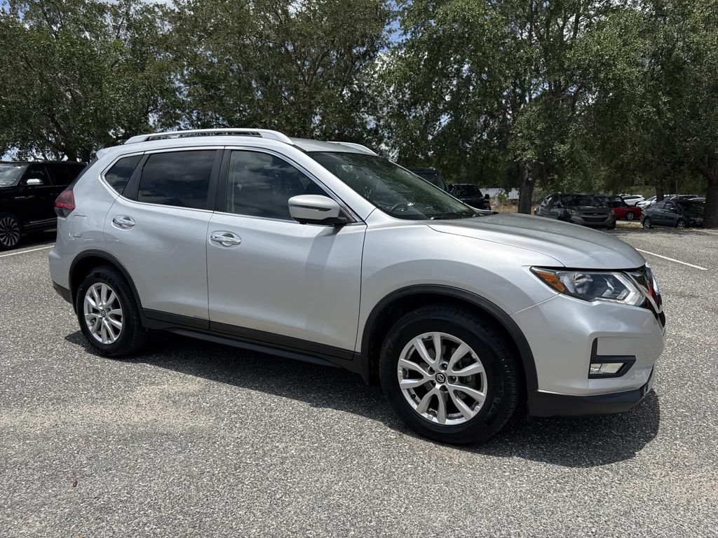 Used 2018 Nissan Rogue SV w/ Premium Package FWD image 1