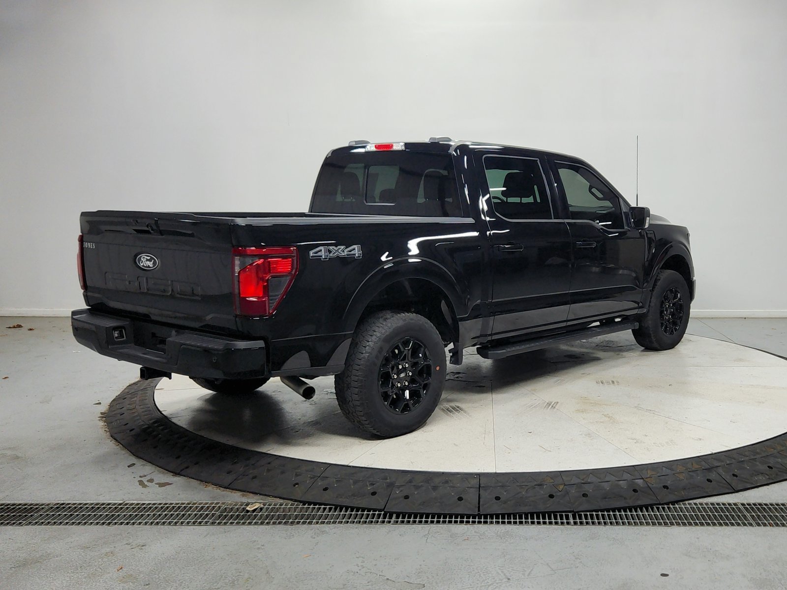 Used 2024 Ford F150 XLT w/ Equipment Group 302A MID AWD/4WD image 8