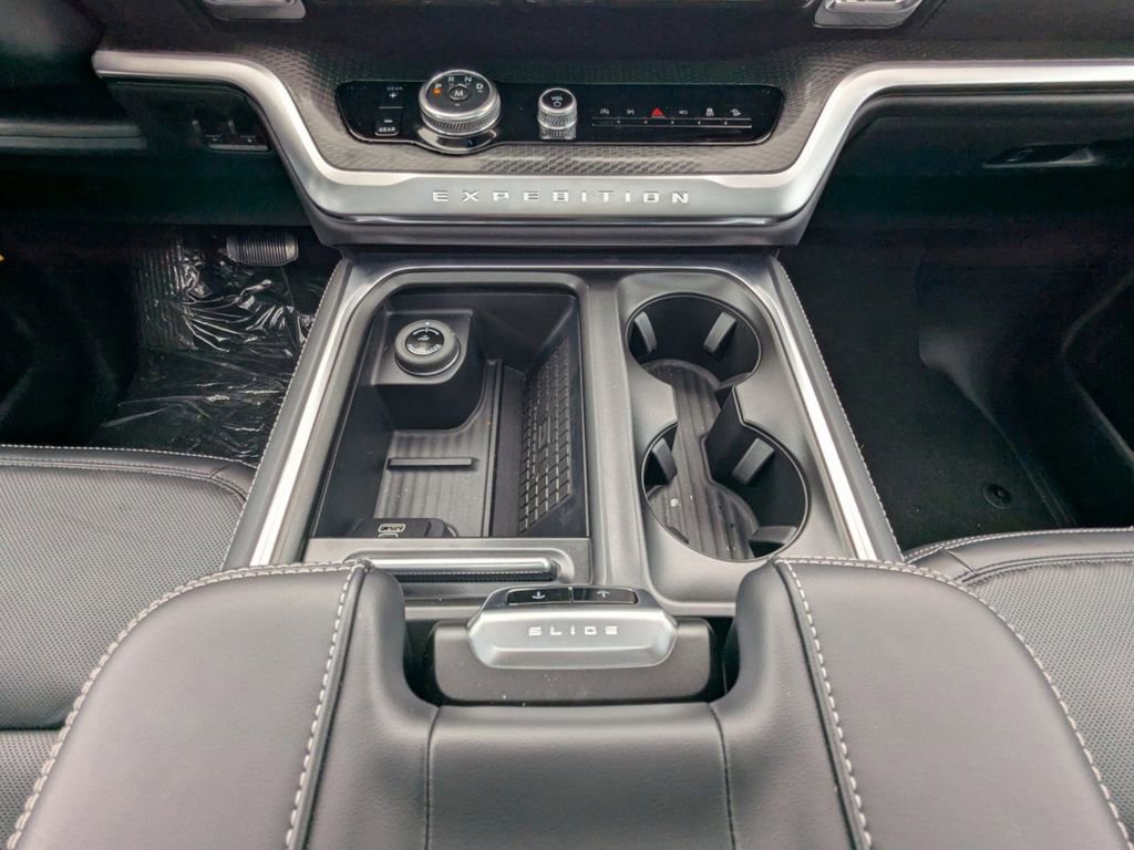 New 2025 Ford Expedition Platinum w/ Stealth Performance Package image 26