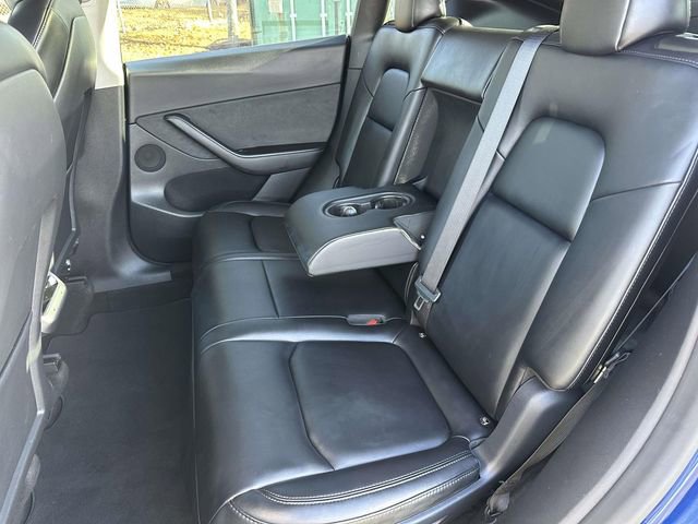 Used 2022 Tesla Model Y Long Range image 18