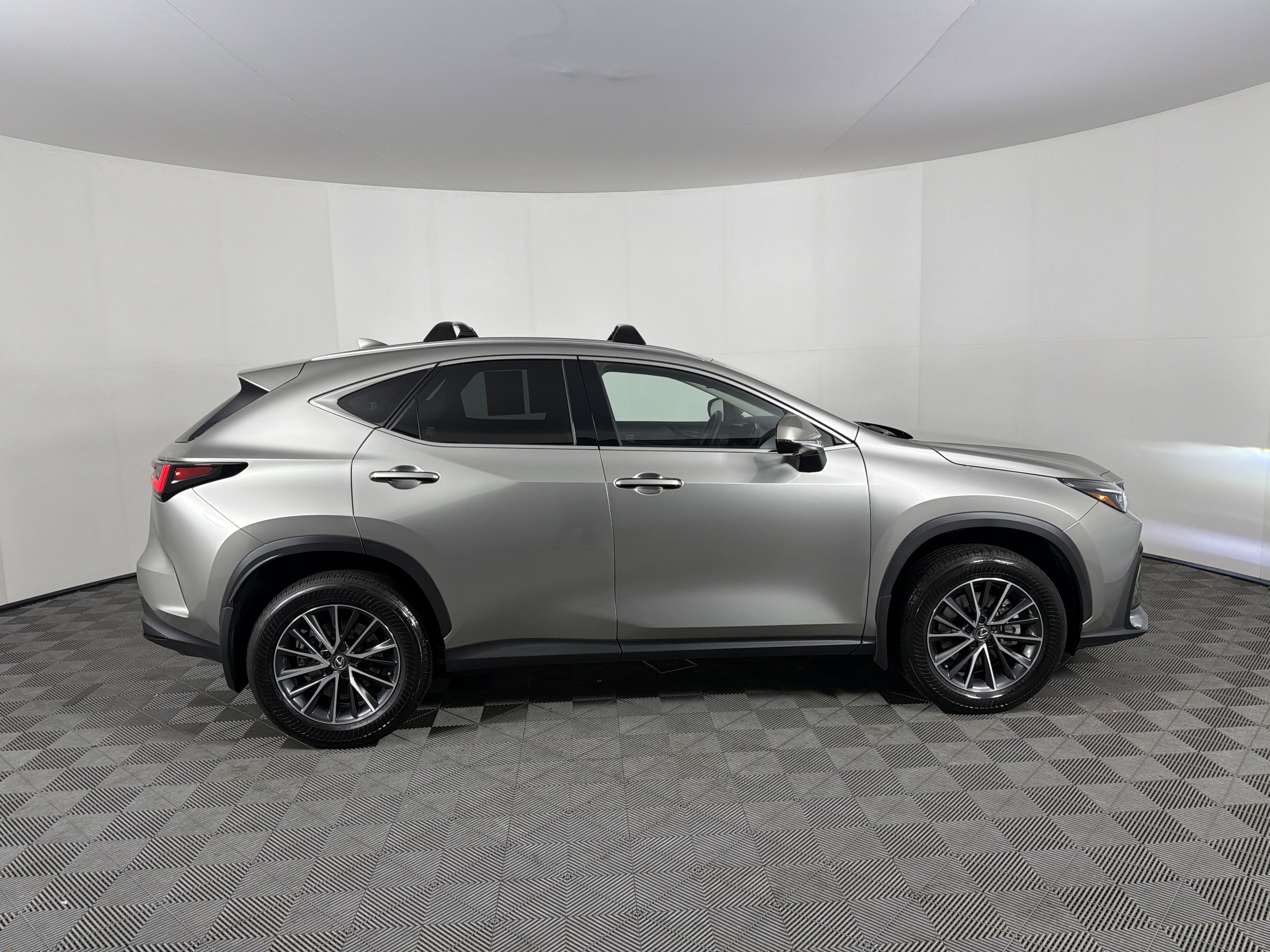 Used 2025 Lexus NX 350h AWD w/ Accessory Package (2T) image 27