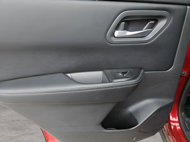 Certified 2025 Nissan Rogue SV image 16