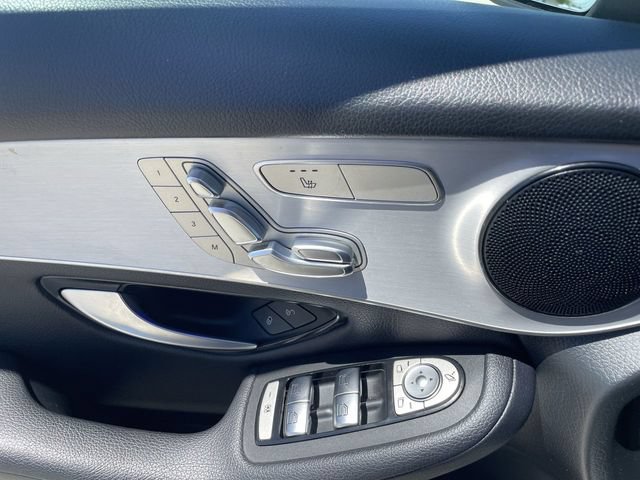 Used 2020 Mercedes-Benz GLC 300 4MATIC w/ Premium Package image 23