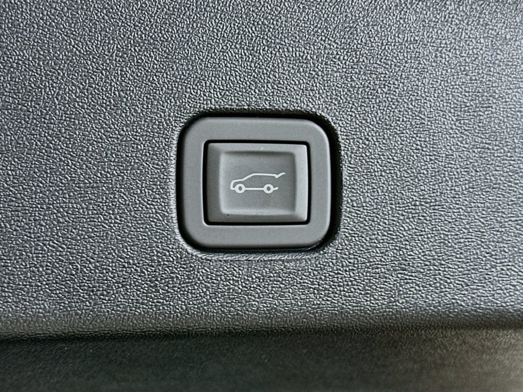 New 2027 Cadillac Optiq Luxury w/ LPO, Floor Liner Package AWD/4WD image 35