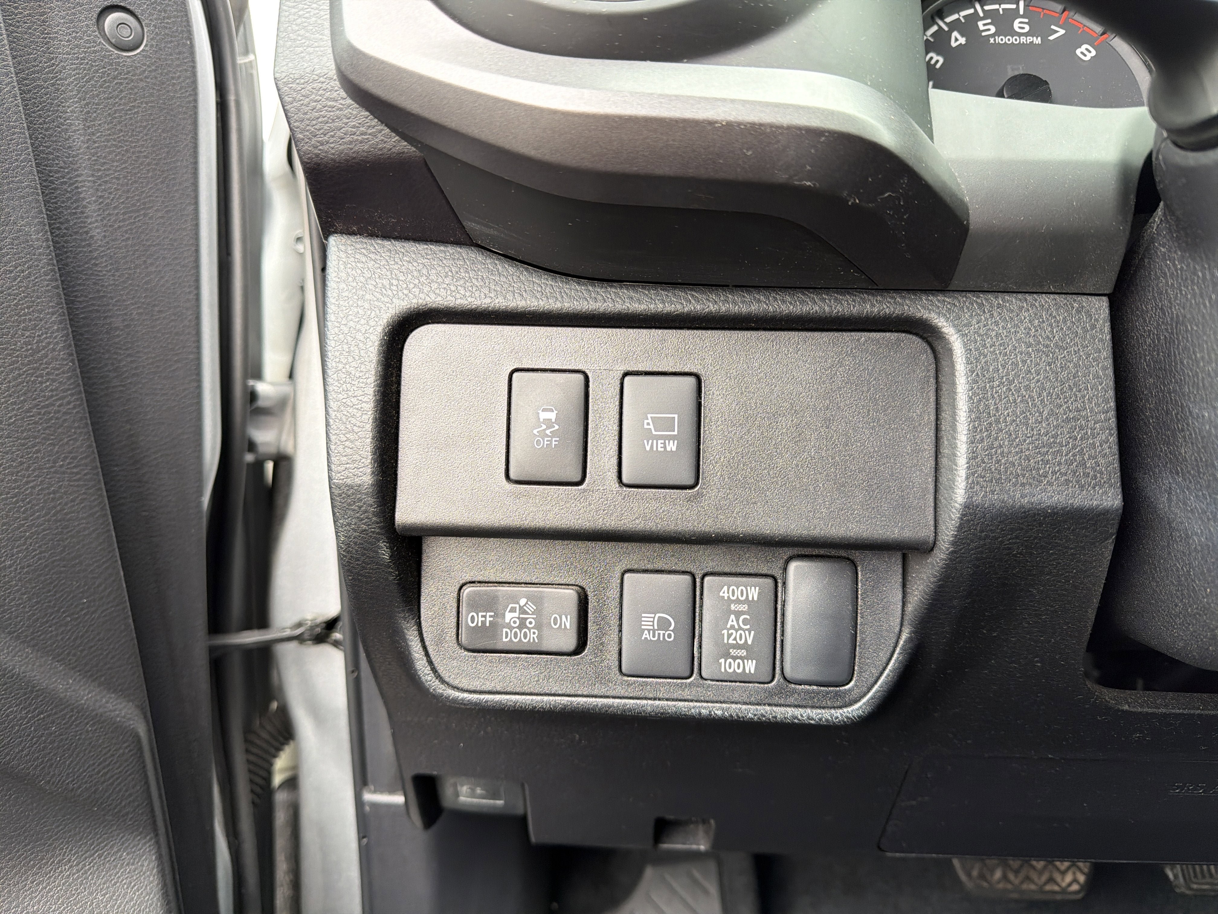 Used 2023 Toyota Tacoma TRD Off-Road w/ TRD Premium Off Road Package AWD/4WD image 18