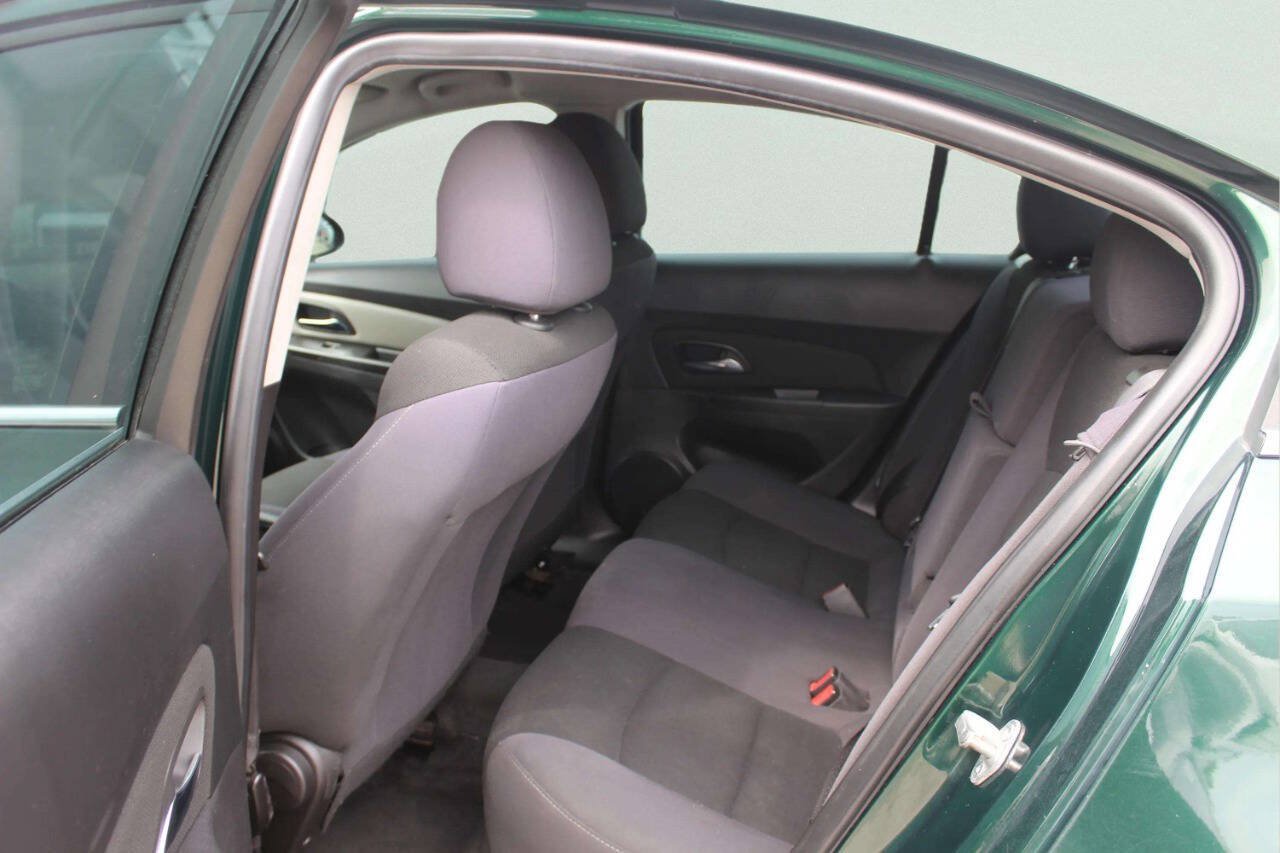 Used 2014 Chevrolet Cruze LT w/ RS Package FWD image 7