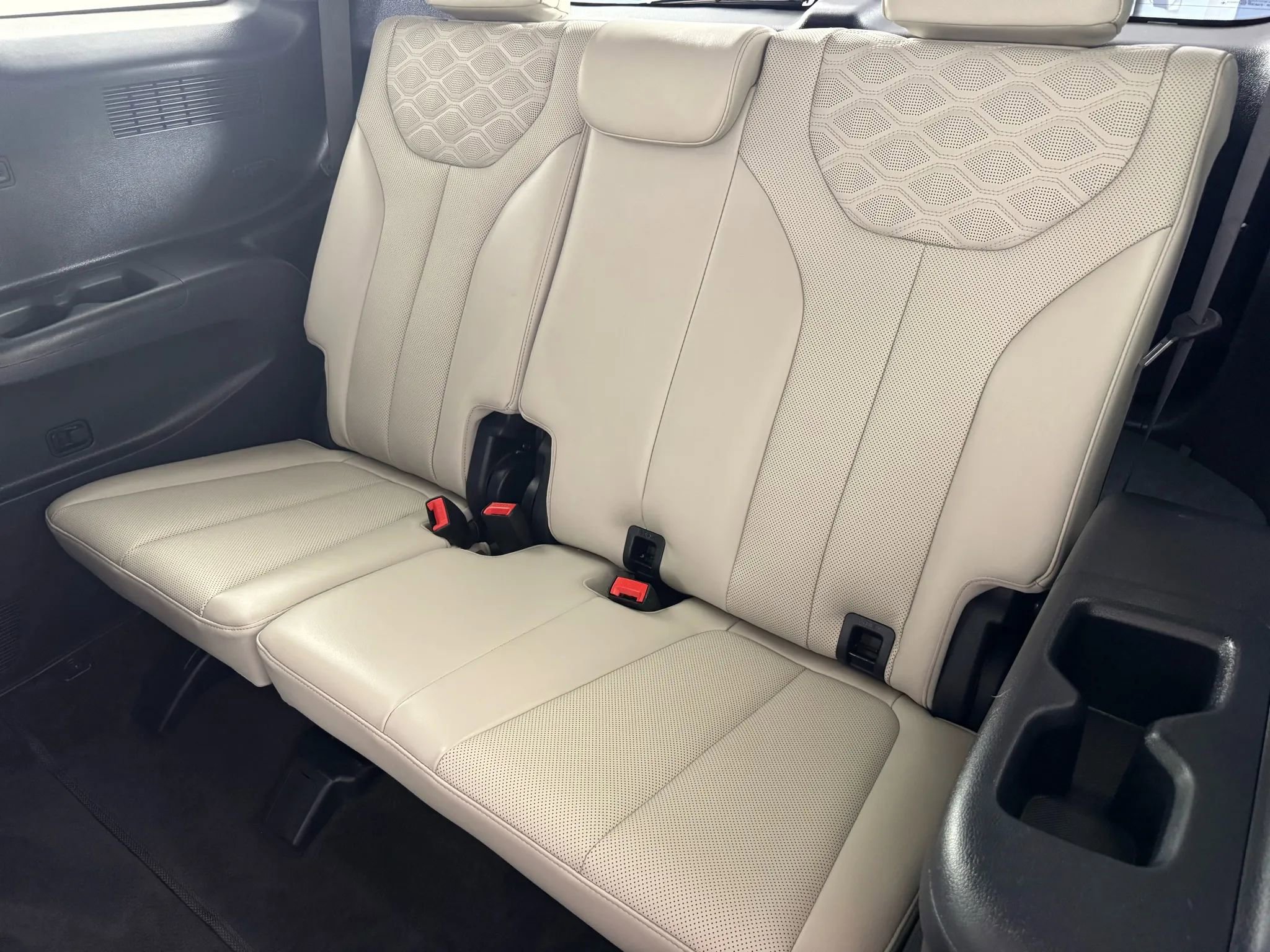 Used 2021 Hyundai Palisade Calligraphy image 45
