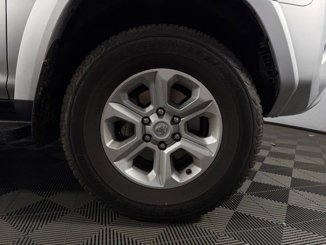 Used 2024 Toyota 4Runner SR5 AWD/4WD image 11