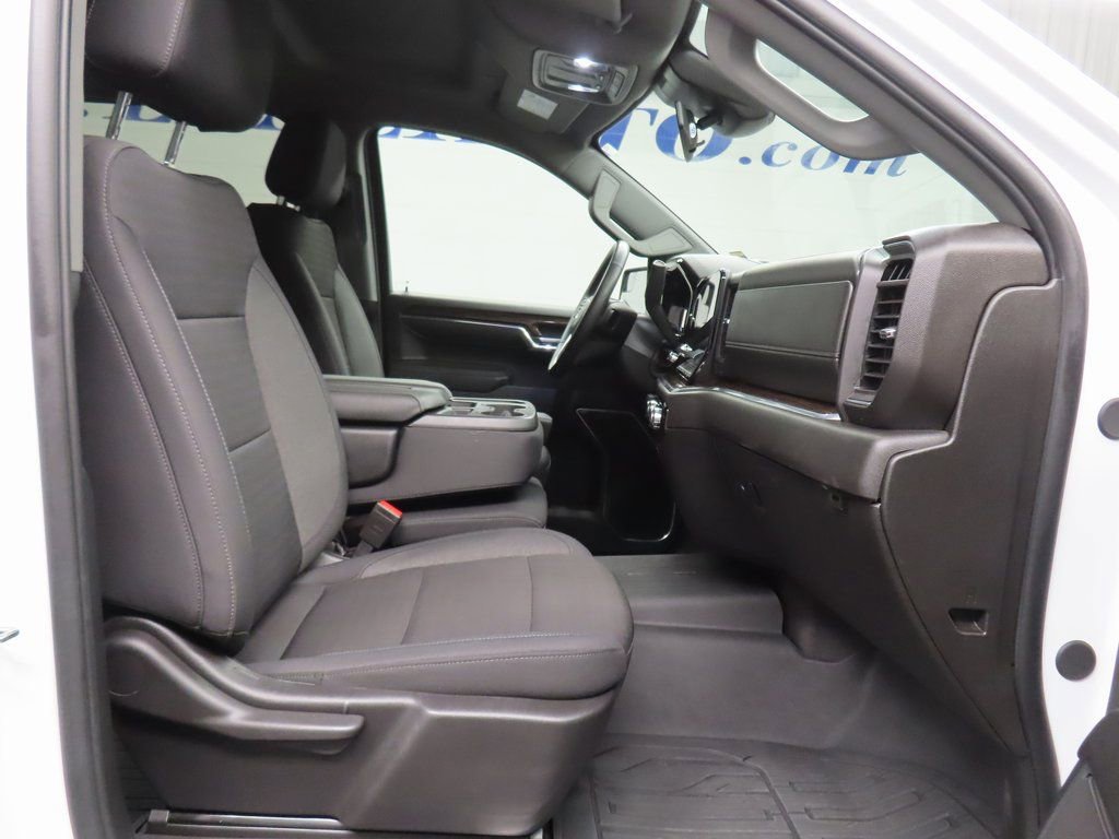 Used 2024 GMC Sierra 1500 SLE w/ X31 Off-Road Package image 24