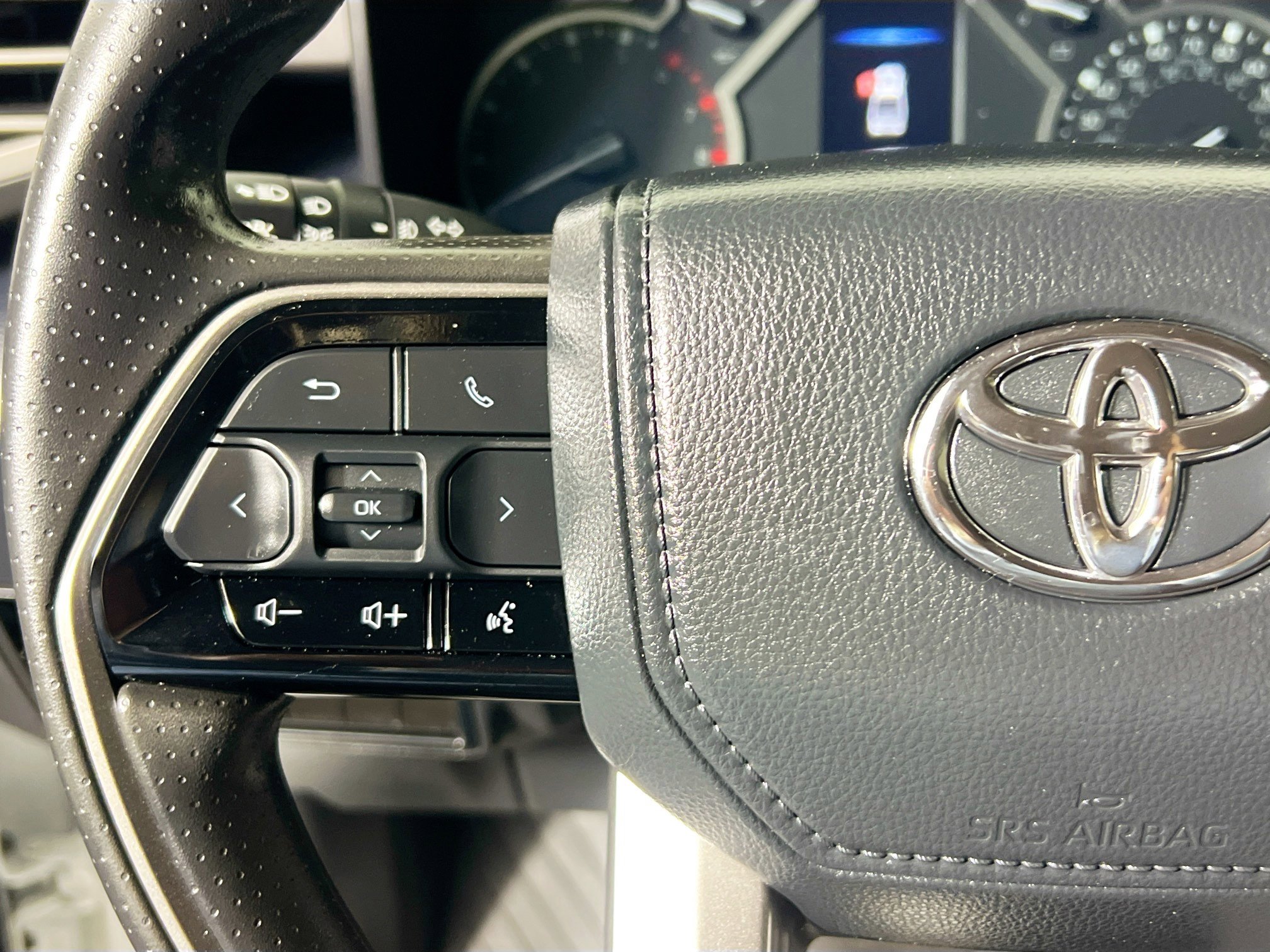 Used 2024 Toyota Tundra SR5 w/ SR5 Convenience Package image 18