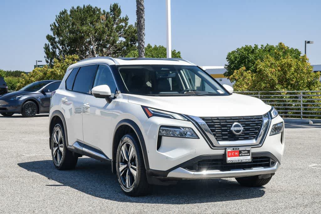 Used 2023 Nissan Rogue Platinum w/ Platinum Premium Package FWD image 3