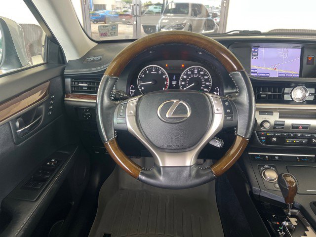 Used 2014 Lexus ES 350 w/ Luxury Package image 24