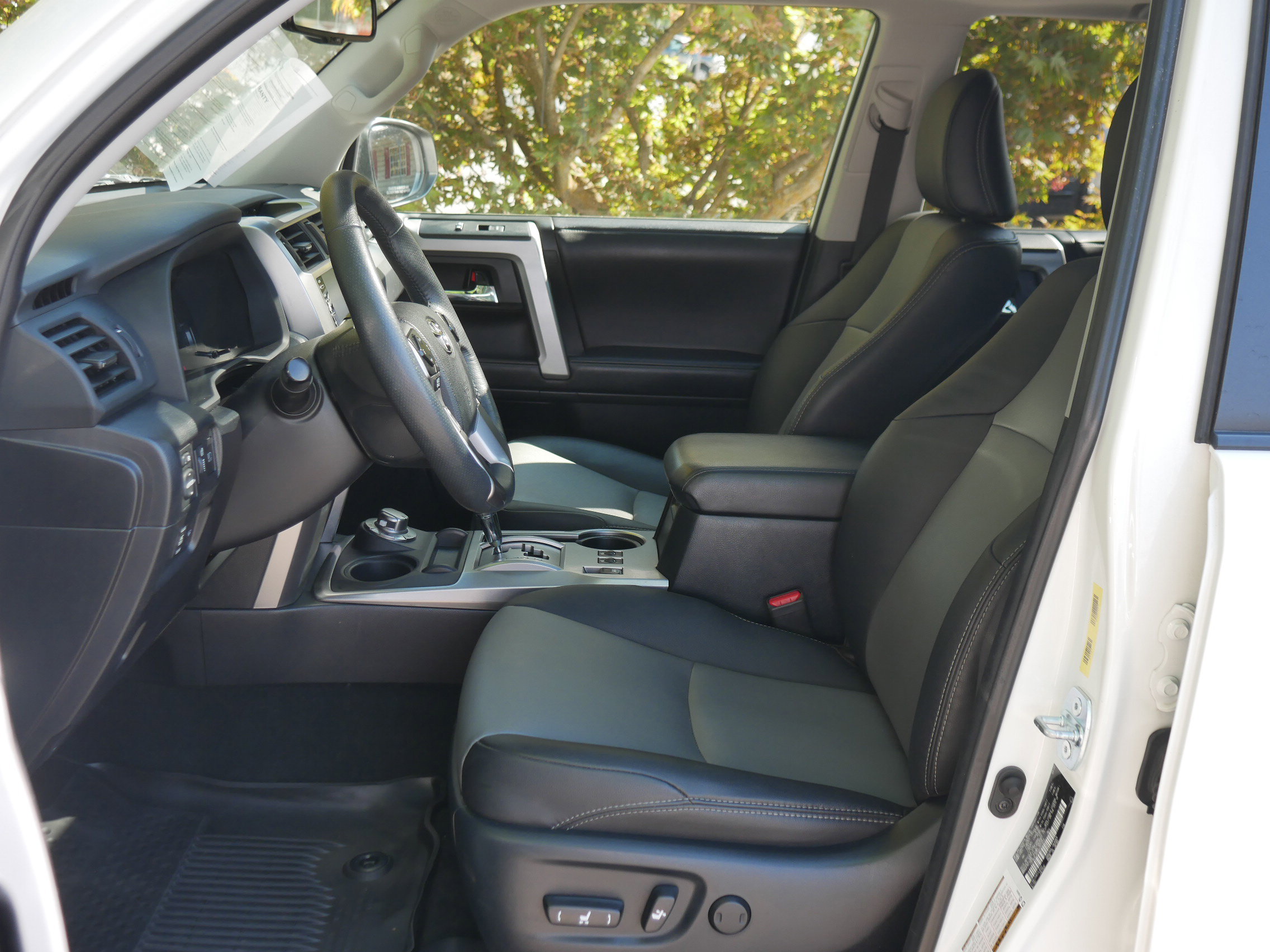 Used 2022 Toyota 4Runner SR5 Premium w/ Moonroof Package image 3