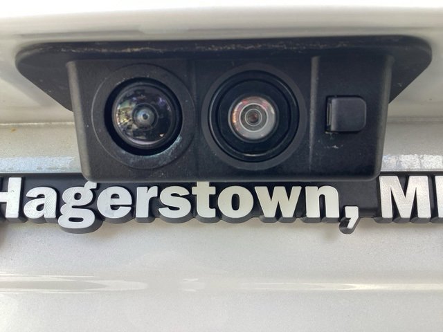 Used 2018 Cadillac Escalade Platinum image 9